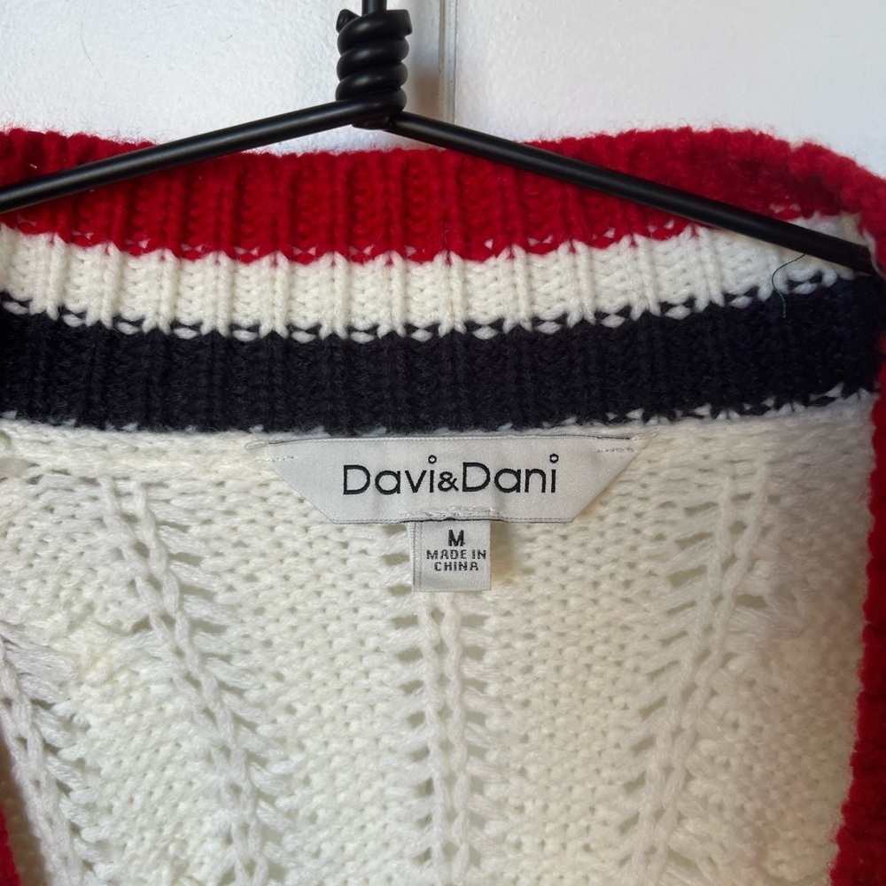 DAVI & DANI White Navy and Red Cardigan Sweater with Bold Stripes Medium NWOT - Picture 3 of 10